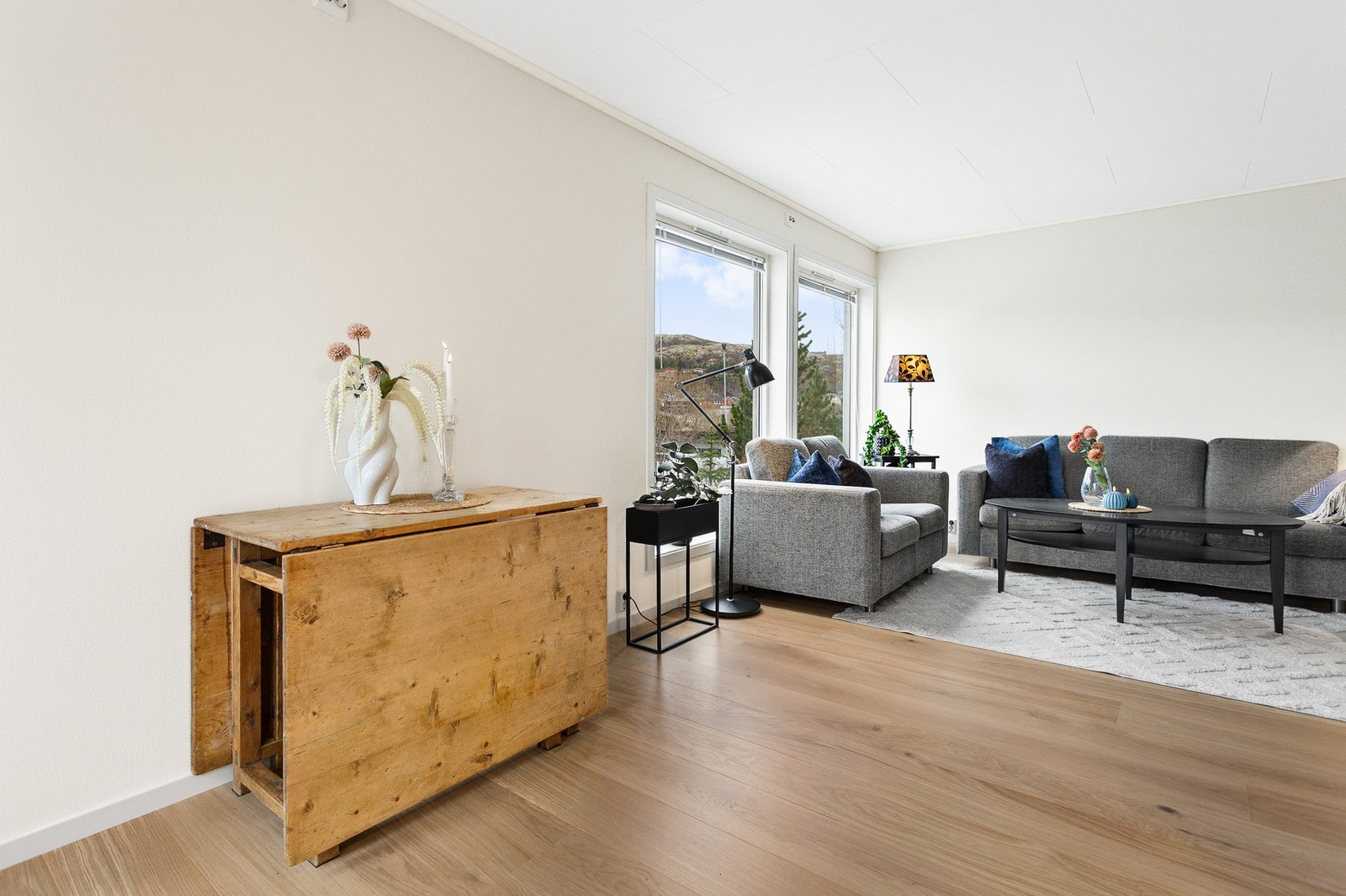 Hyggelig stuekrok med plass til sofagruppe. Galleribilde