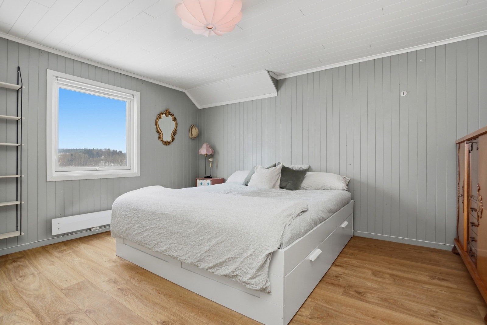 Hovedsoverom med tilgang til garderoberom Galleribilde
