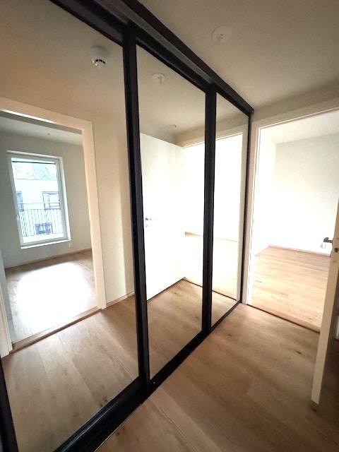 Garderobe i mellomgang til soverommene. Galleribilde