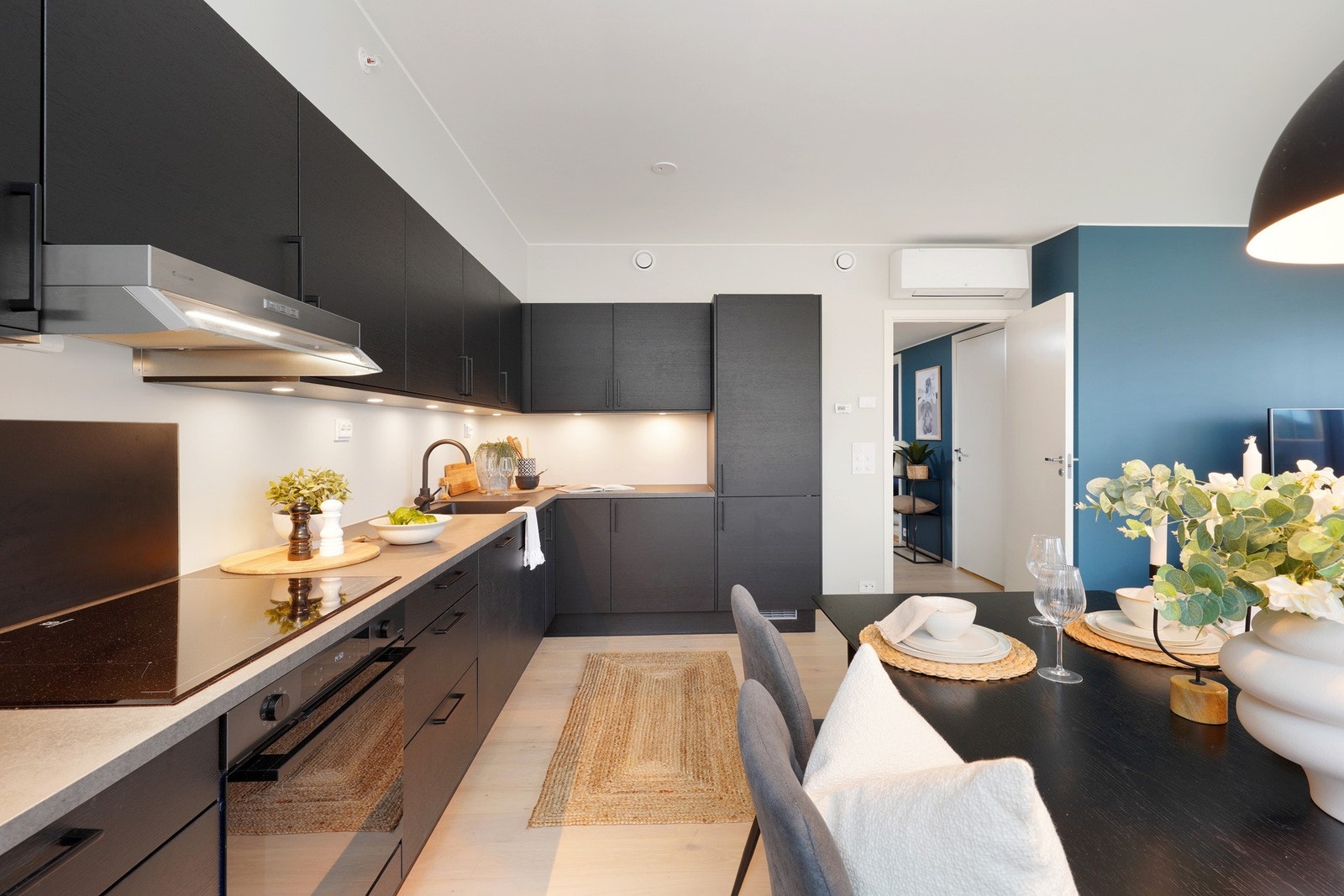 Hvitevarene på kjøkken er integrerte Galleribilde