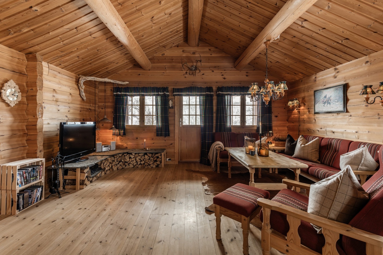 Den gode takhøyden gir en romslig og åpen følelse Galleribilde