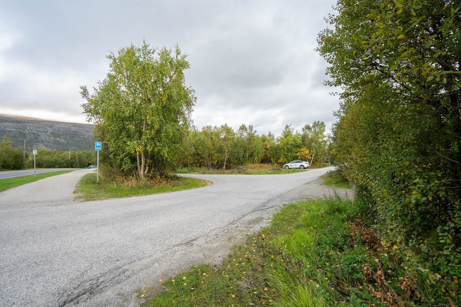 Velkommen til Hans A. Opstadvei. Godt opparbeidet boligfelt nære sentrum. Enkel tilgang til veier og turstier. Galleribilde