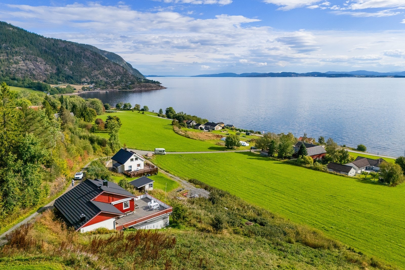 Eiendommen har en attraktiv beliggenhet på Hindrem. Galleribilde