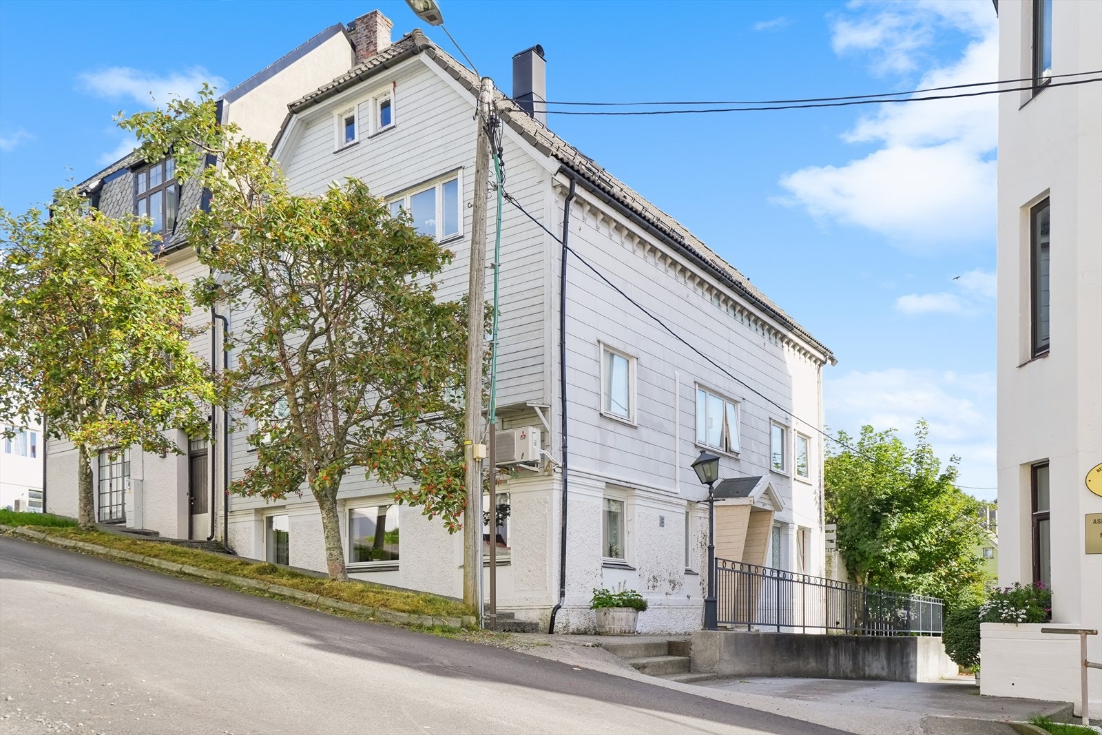 Leiligheten er beliggende i et sentralt og attraktivt område på Aspøya. Galleribilde