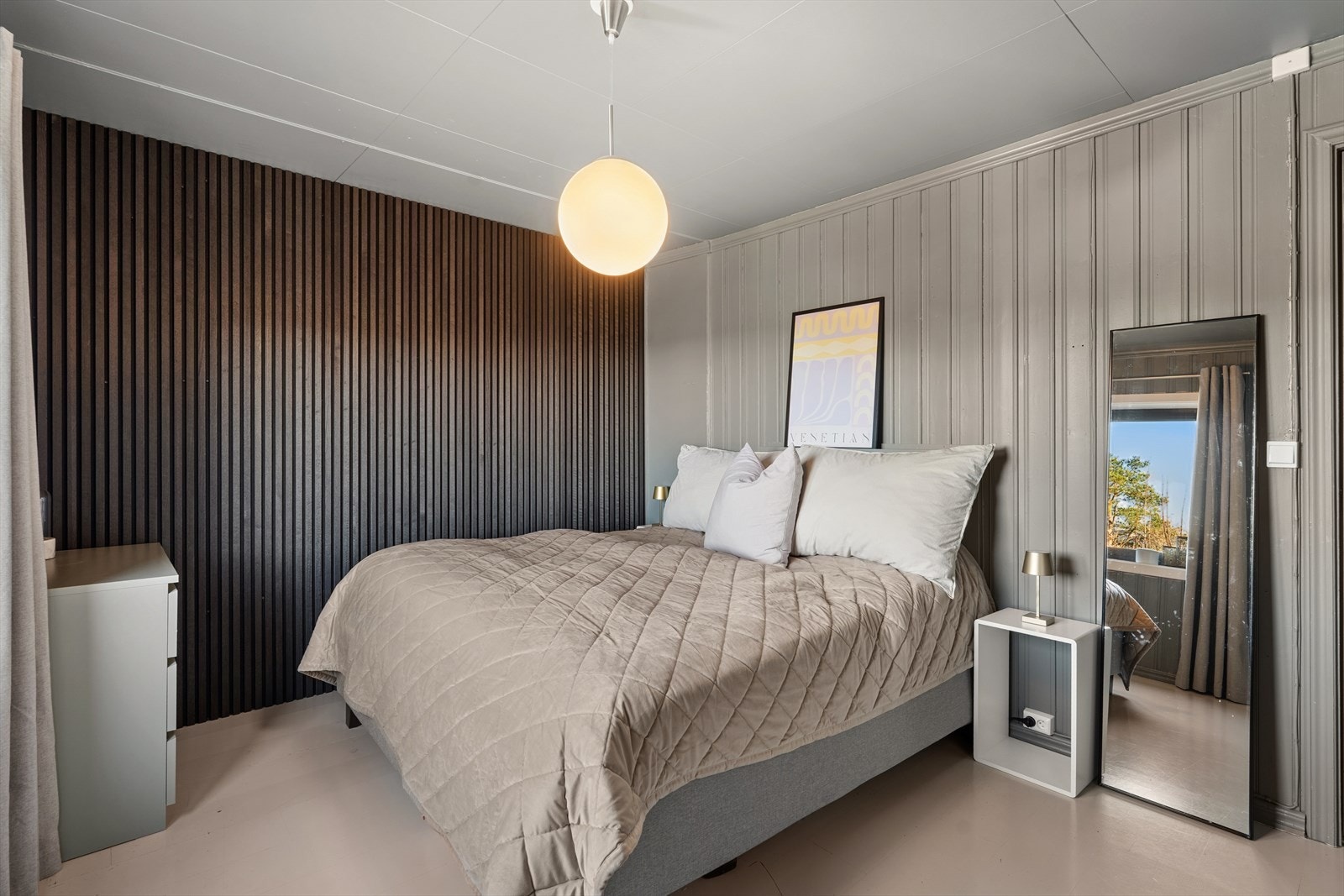 Romslig hovedsoverom. Galleribilde