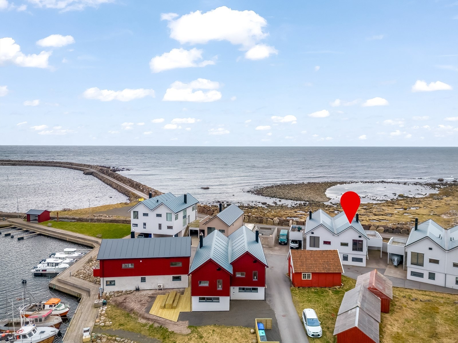 EiendomsMegler1 v/Kjetil Elle har gleden av å presentere Strandveien 36 på Borhaug. Fotograf på dette oppdrag var Bolio AS Galleribilde