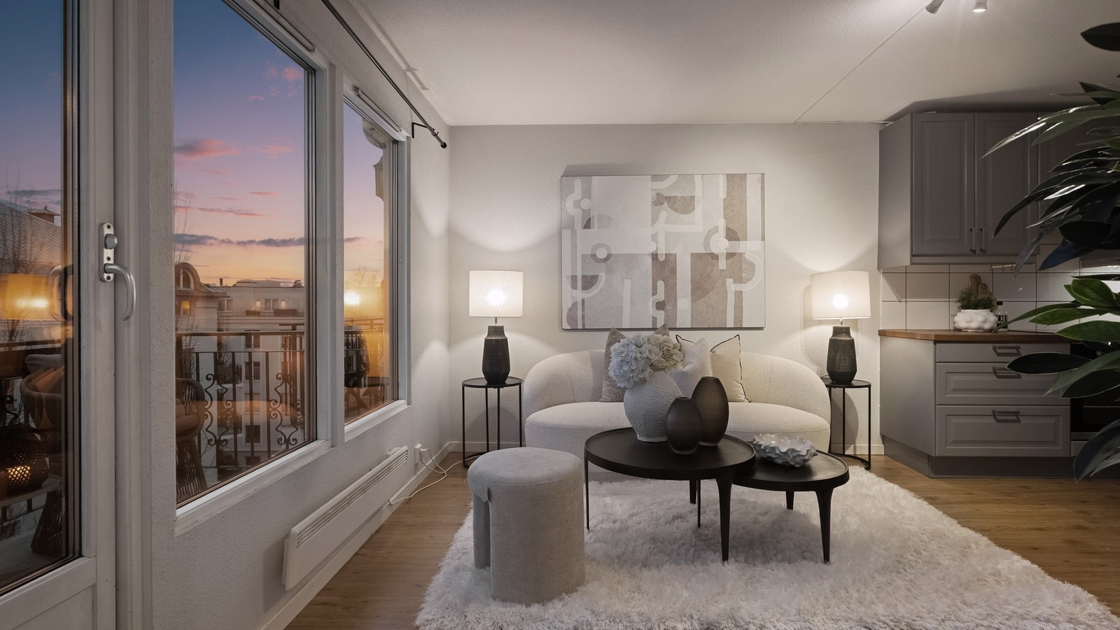 Stuen har god plass til en lekker sofa. Galleribilde