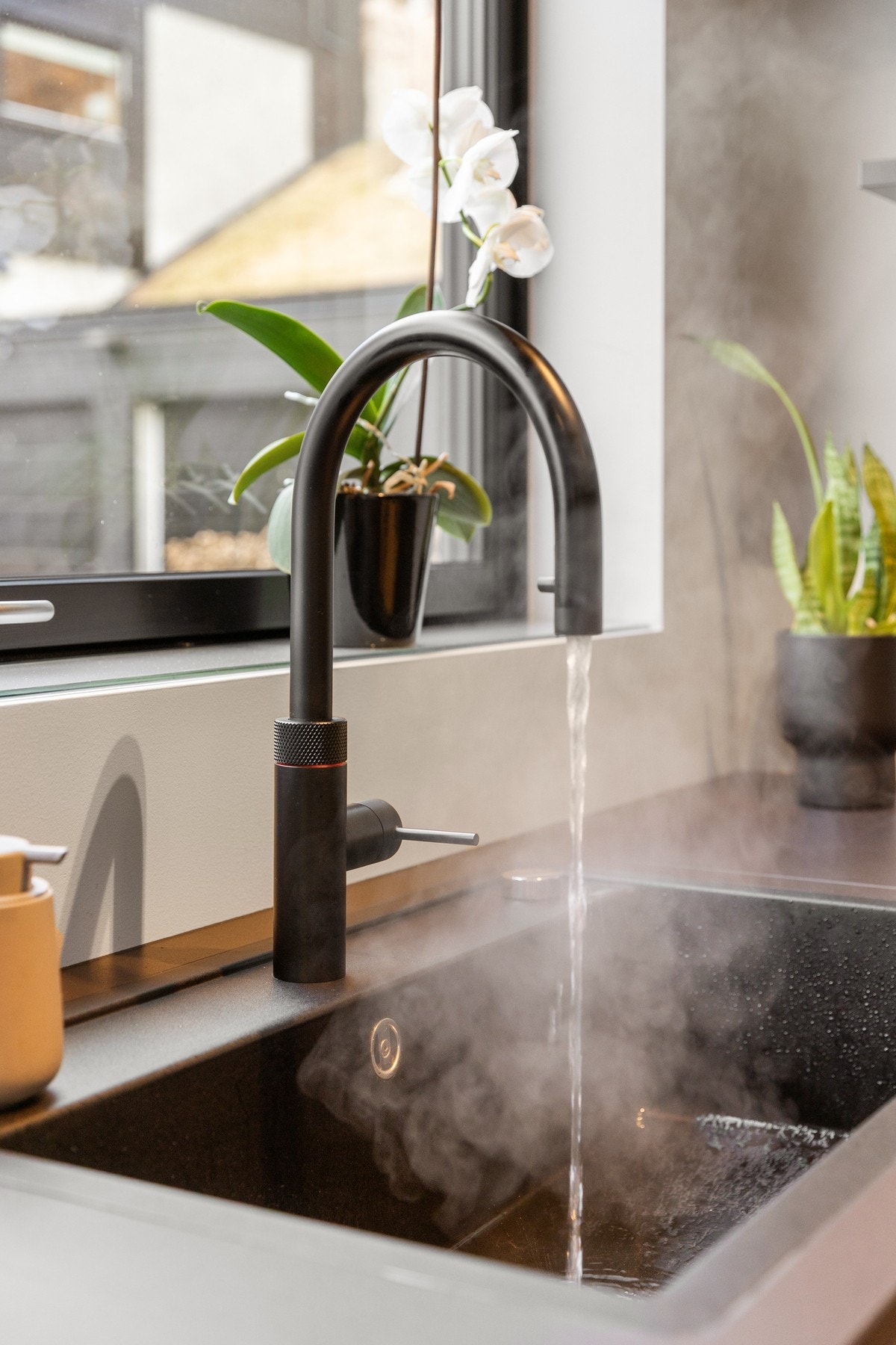 Planlimt oppvaskkum med Quooker. Galleribilde