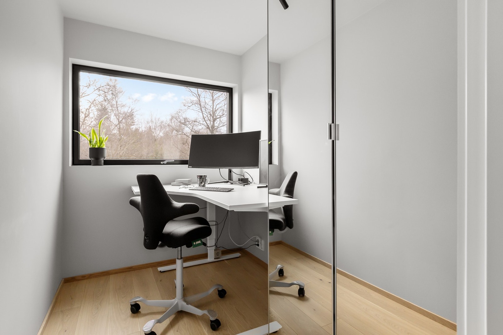 Ett av soverommene benyttes i dag som kontor. Galleribilde