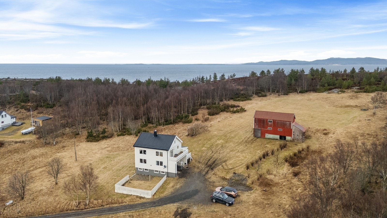 Aktiv Eiendomsmegling v/ Gunnar A. Kjønnøy ønsker velkommen til Åkvikvegen 21! Foto: André Tomas Ormset-Paredes Galleribilde