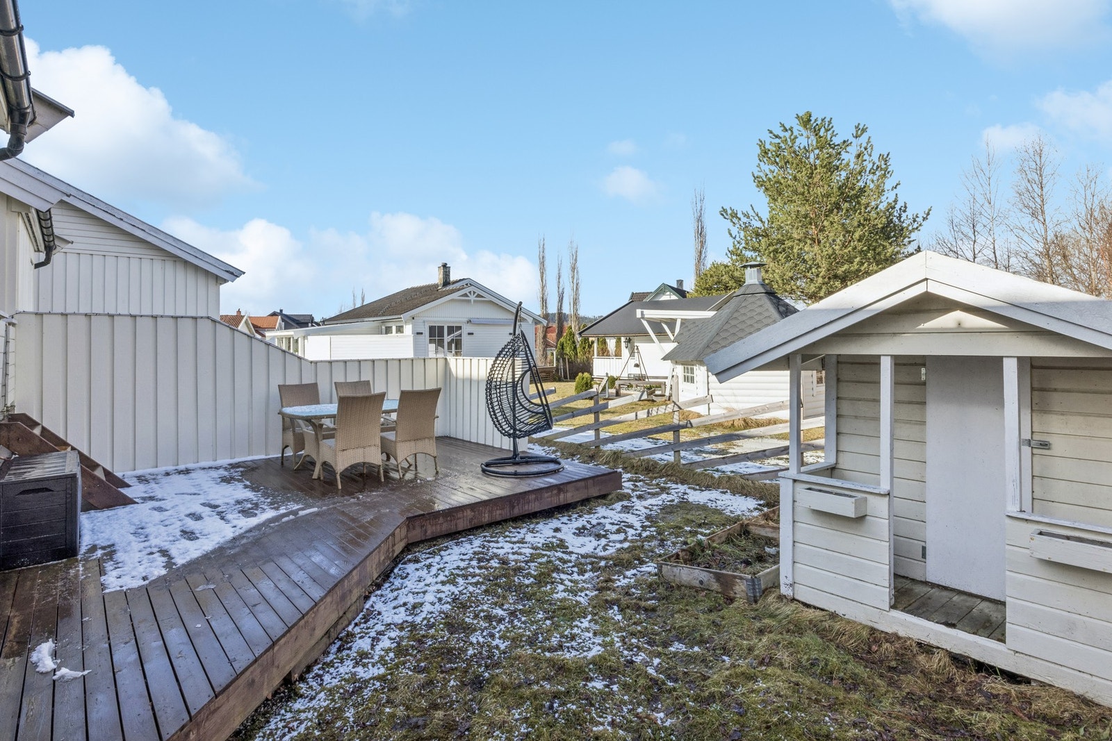Flott uteplass med gode solforhold Galleribilde