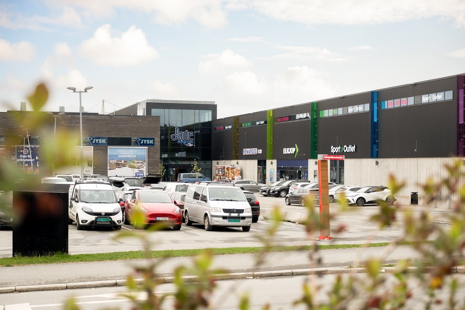 "Nabo" med Lade Arena som har alt man skulle trenge av butikker og servicefasiliterer. Galleribilde