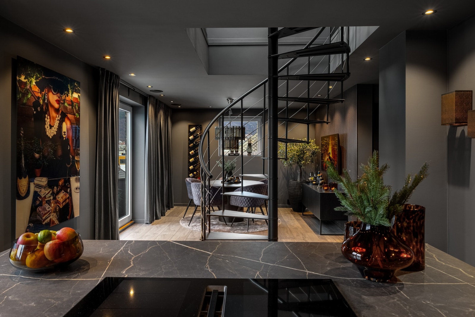 Se informasjon under løsøre og tilbehør vedrørende hvilke hvitevarer som medfølger handelen. Galleribilde