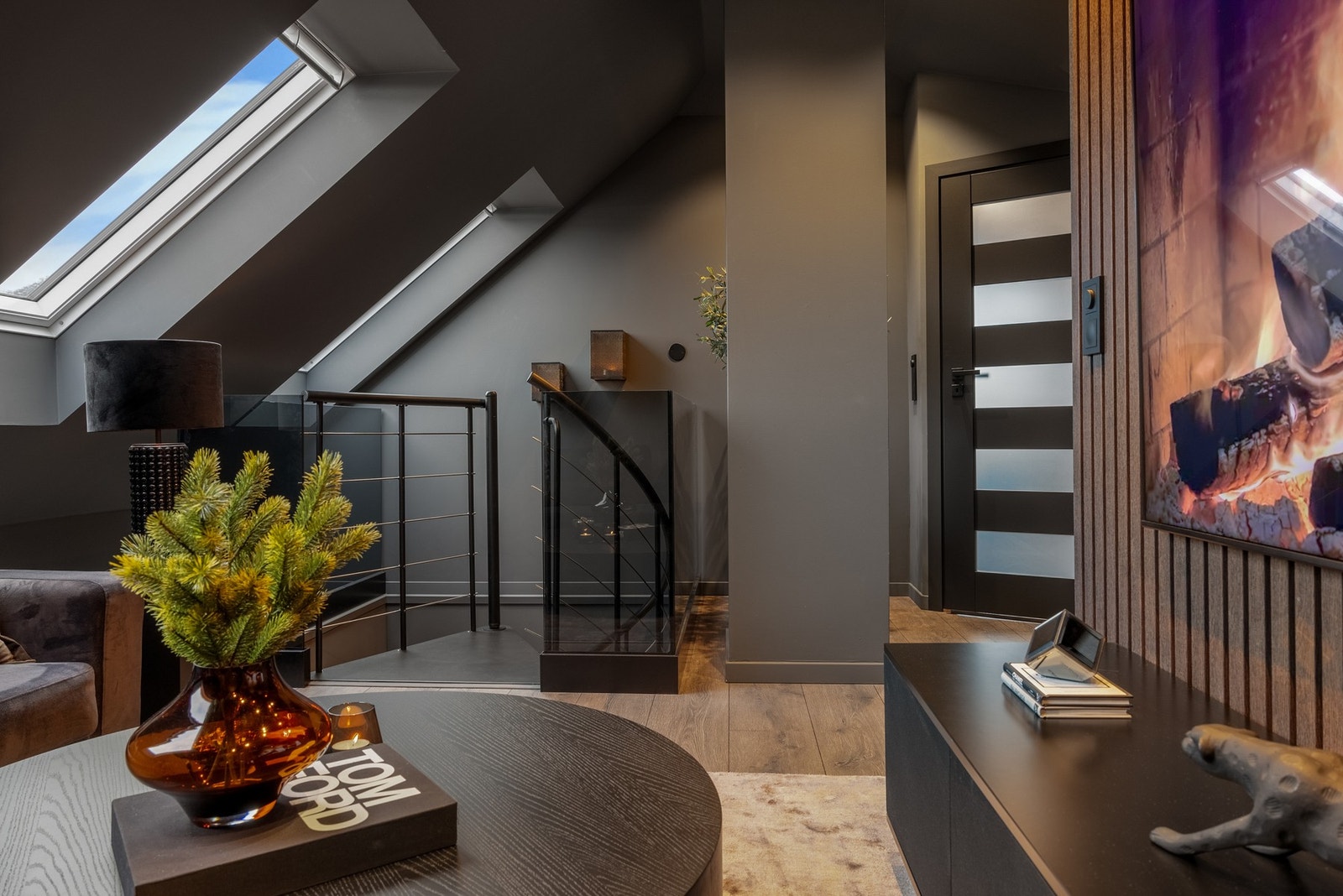 Her har du en loftstue som måles til ca. 15 kvm. Galleribilde