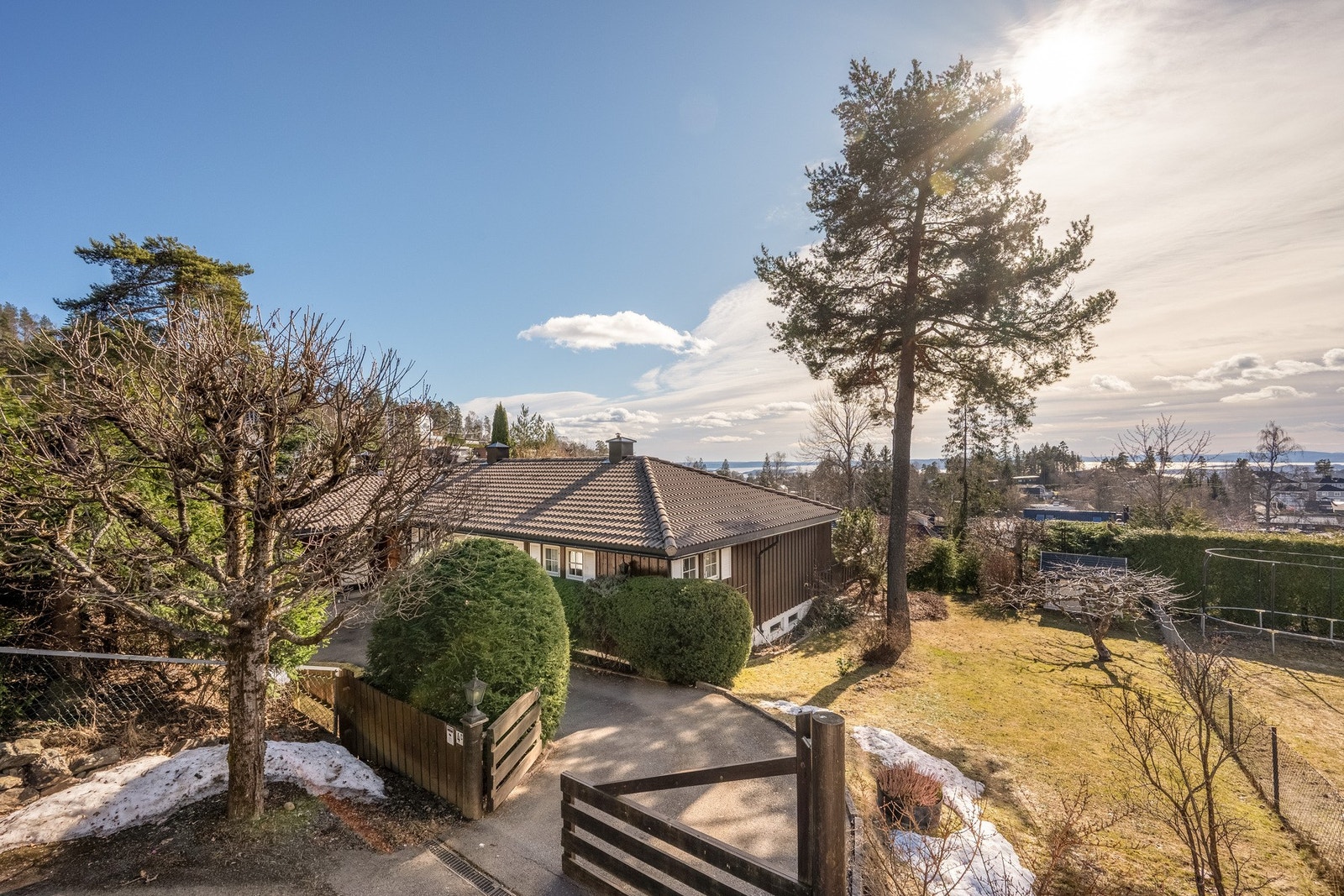 Velkommen til Huldreveien 4 C, presentert av Ina Sartz v/Tinholt Eiendomsmegling. Galleribilde