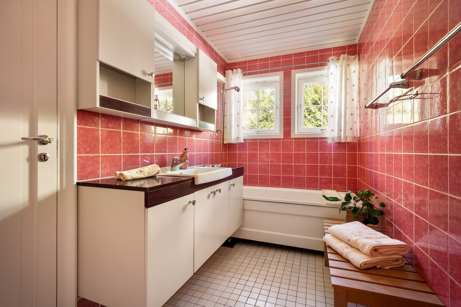 Fra mellomgangen er det et ytterligere bad. Galleribilde