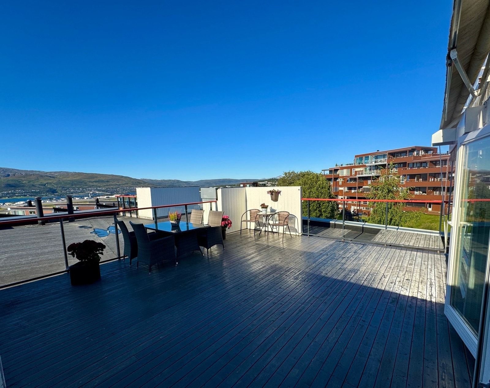 Boligen har en balkong på hele 37 m²! Selgers private bilder Galleribilde