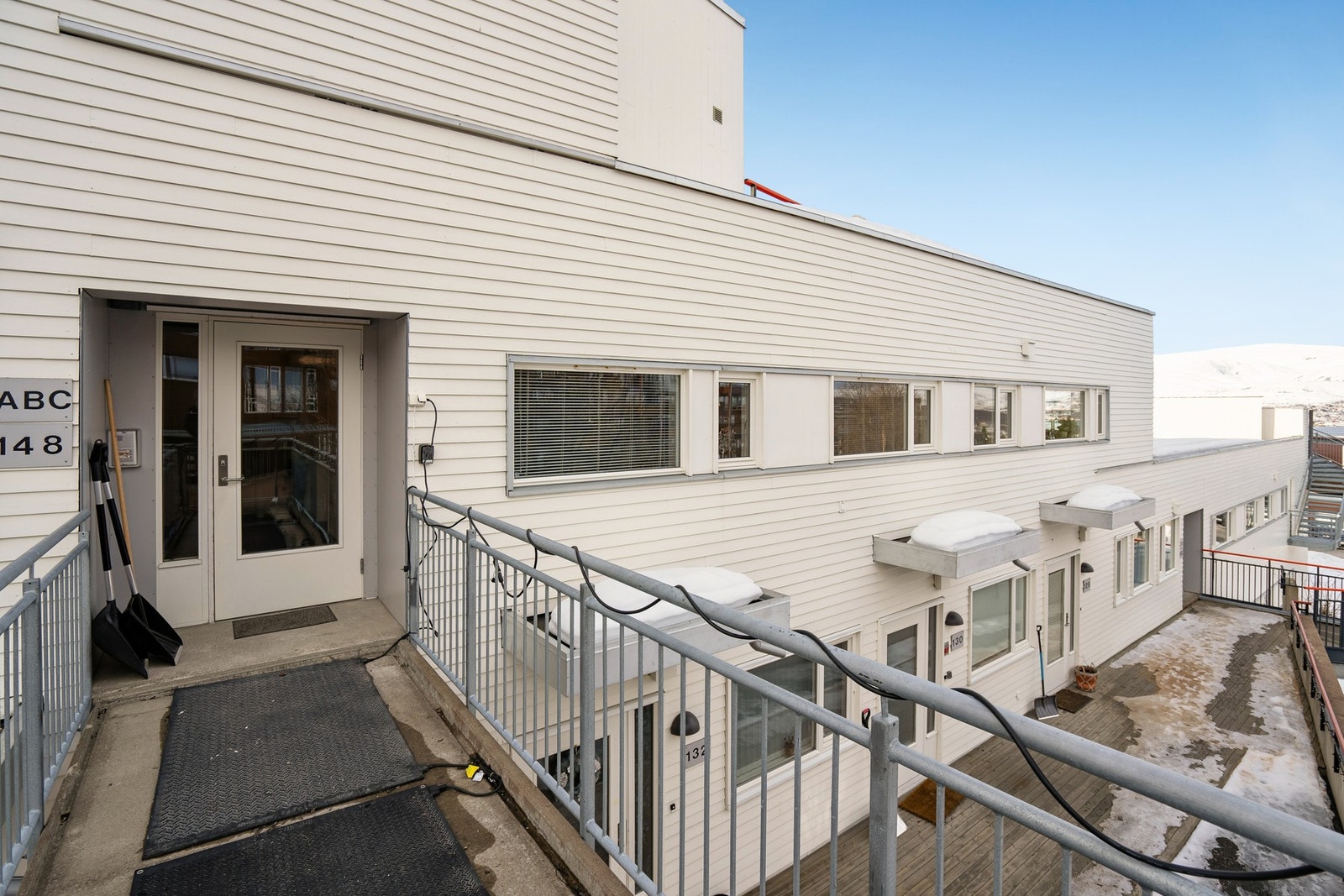 Leiligheten ligger i 3.etasje. Det er heis opp en etasje Galleribilde