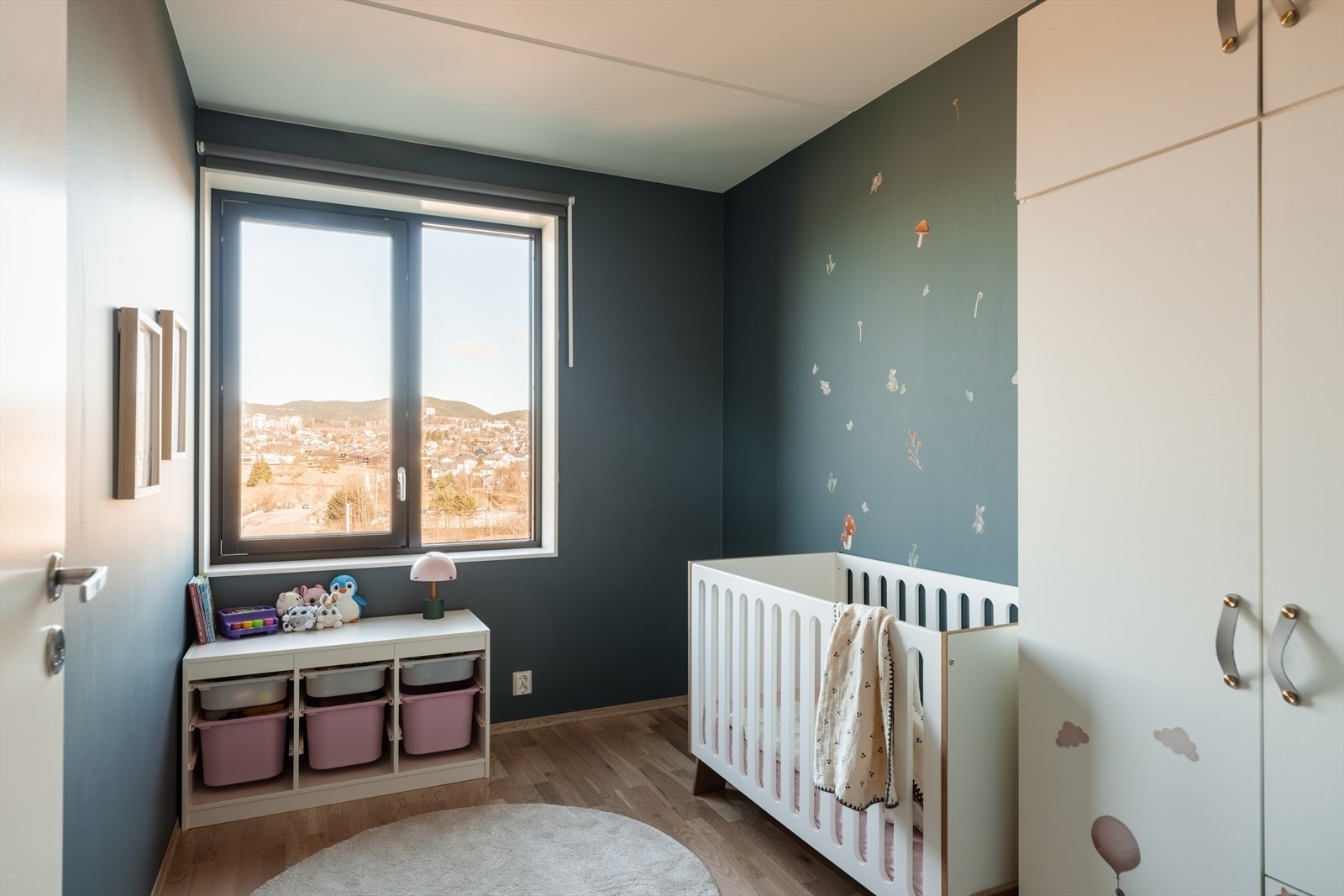 Boligens tredje soverom er fleksibelt og kan brukes som gjesterom, barnerom eller kontor. Galleribilde