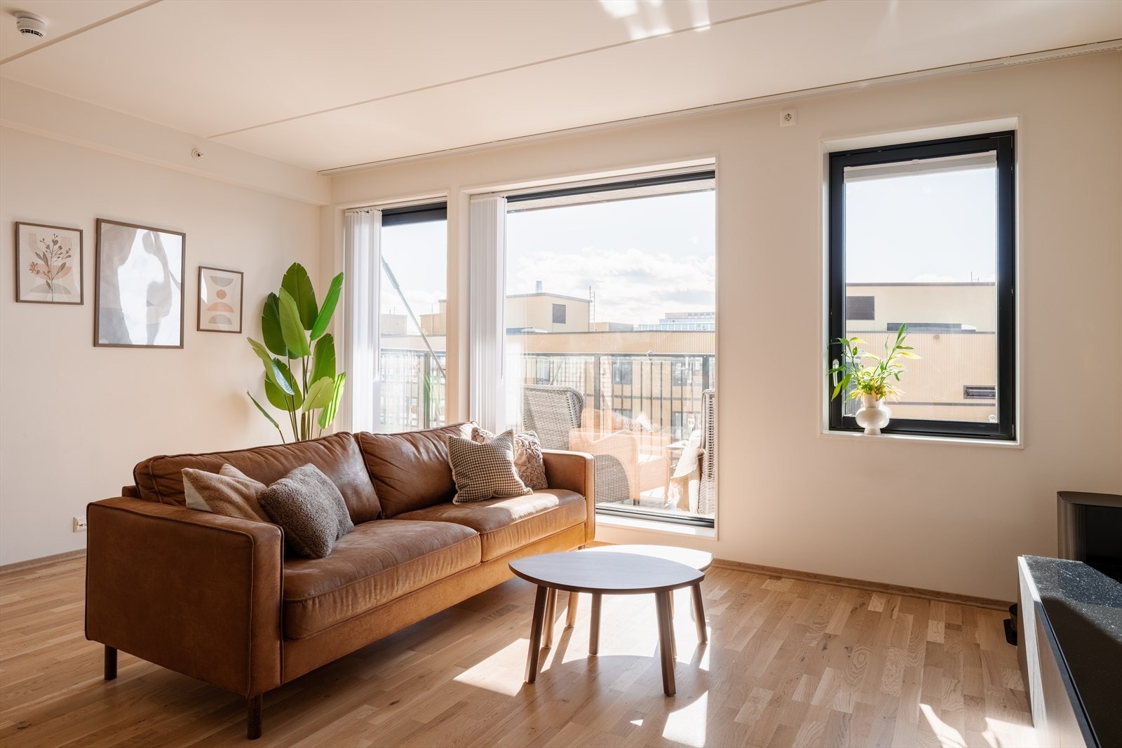 Kjekt å vite er at leiligheten varmes opp via vannbåren gulvvarme. Galleribilde