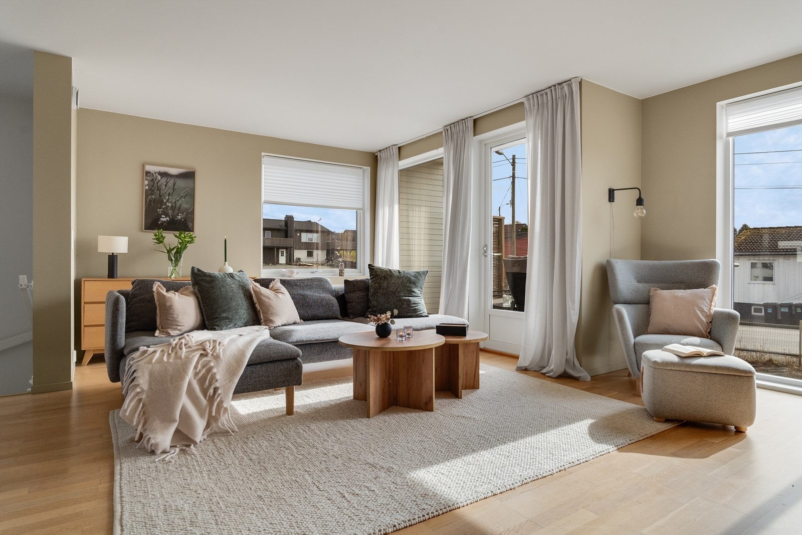 Stuen har utgang til terrasse Galleribilde