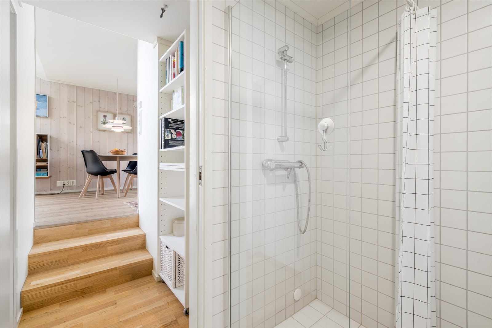 Det avsatt plass til oppbevaringsmøblement i gangen. Galleribilde