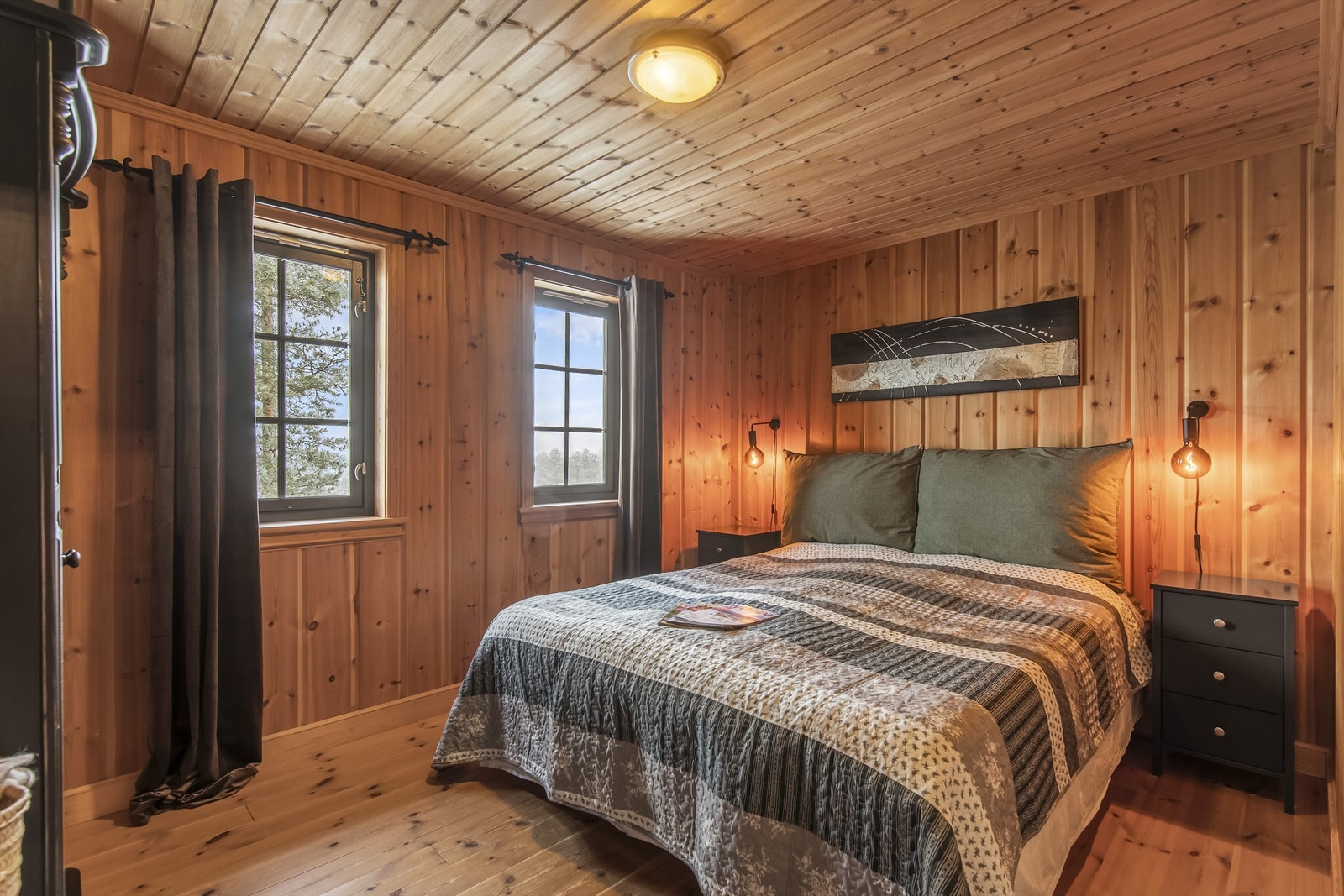 Hovedsoverom i hovedetasjen er svalt og romslig Galleribilde