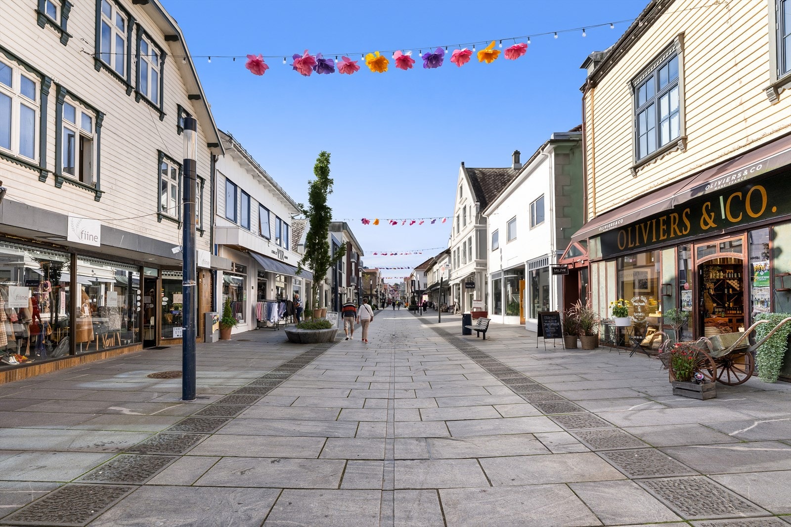 Langgata. Galleribilde