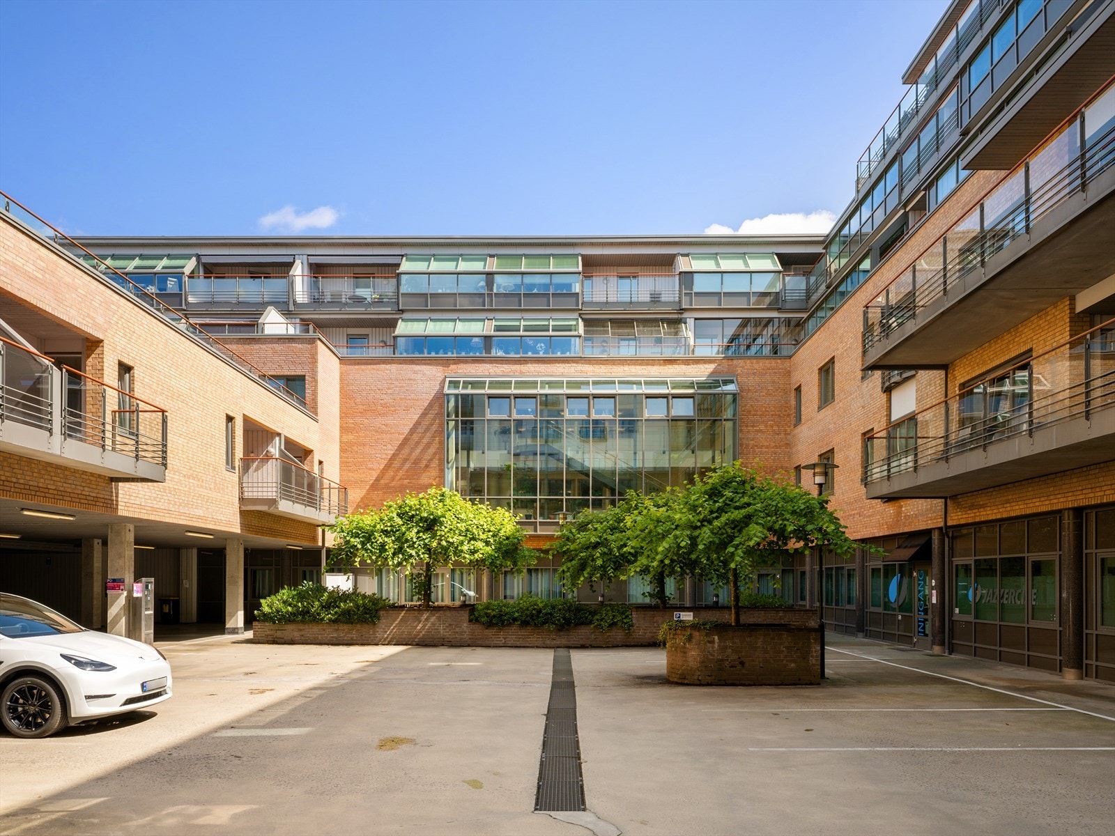 Uteområde. Galleribilde