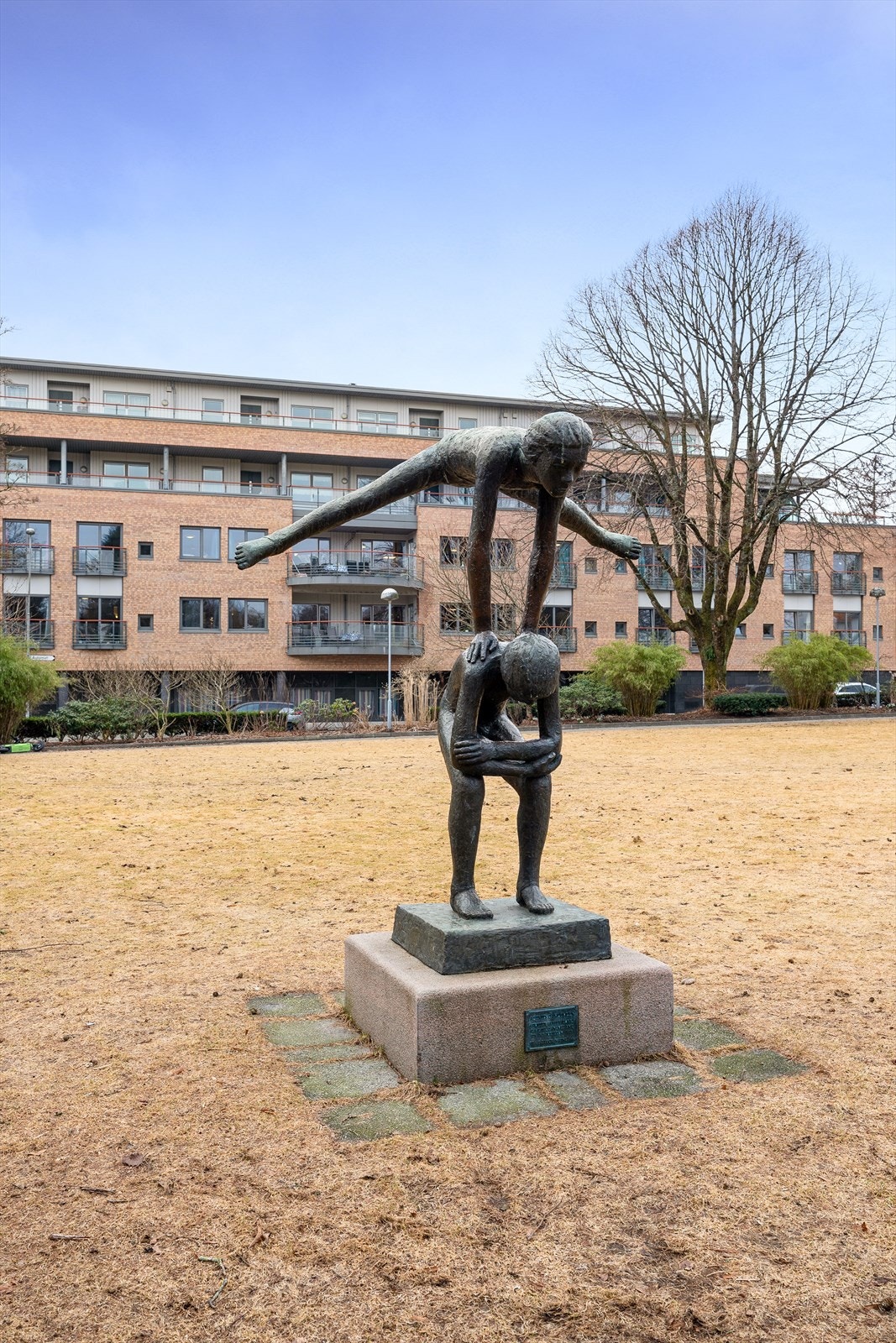 For den som setter pris på natur og rekreasjon, er det flere flotte tur- og friluftsområder i nærheten. Galleribilde