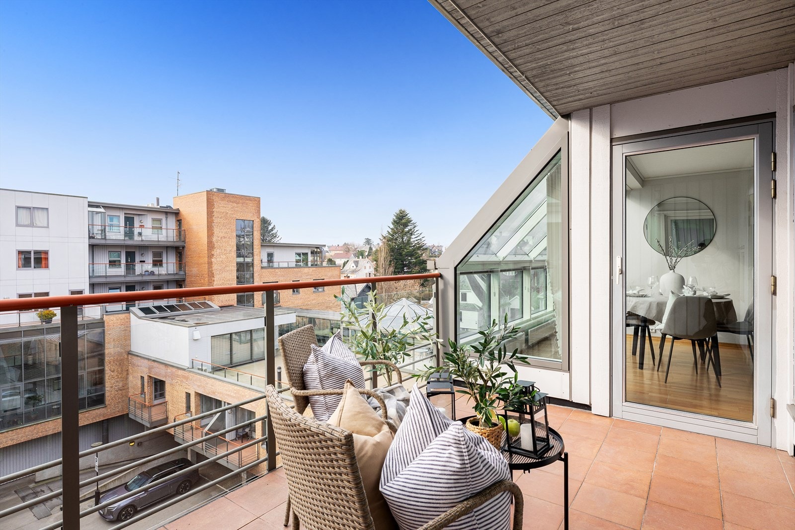 Fra stuen er det utgang til en balkong av god størrelse. Galleribilde