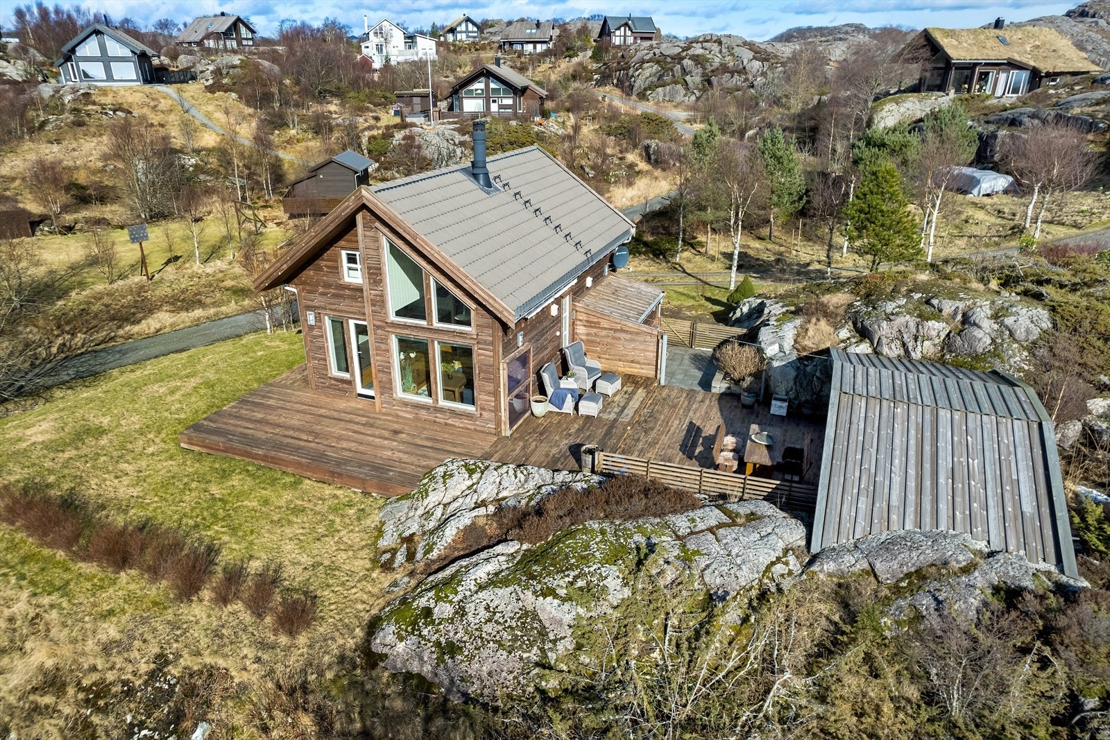 Flott lettstelt eiendom Galleribilde