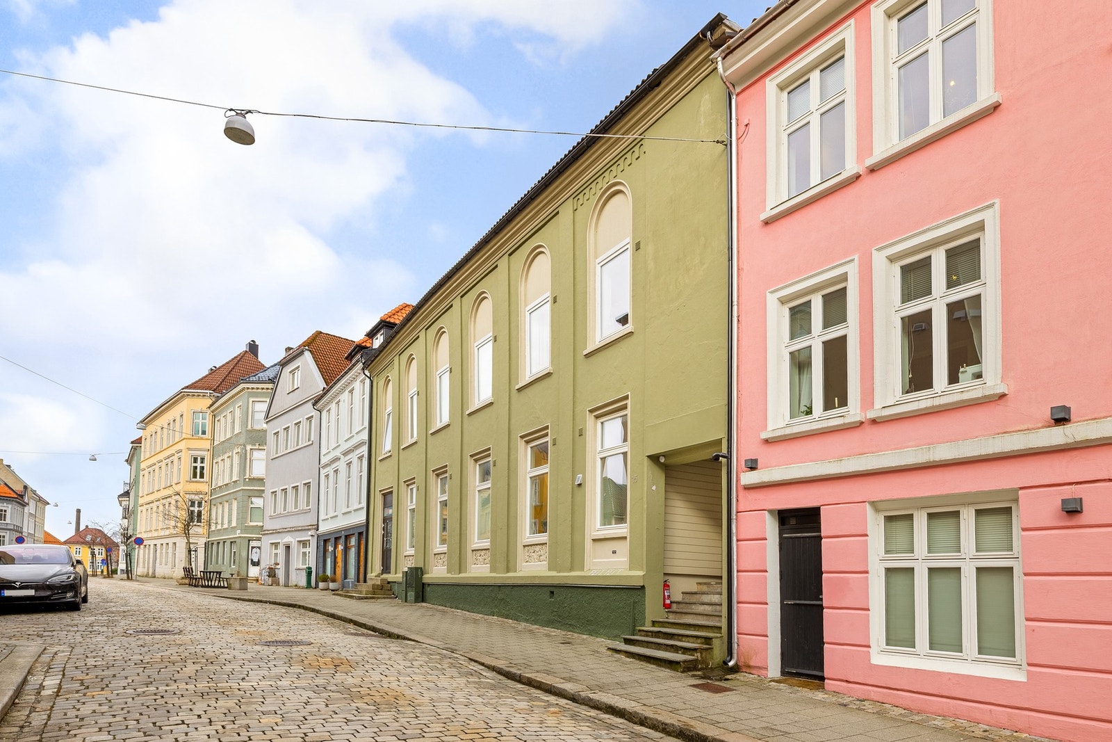 Borettslaget består av 15 leiligheter og har felles vaskeri i borettslaget. Galleribilde