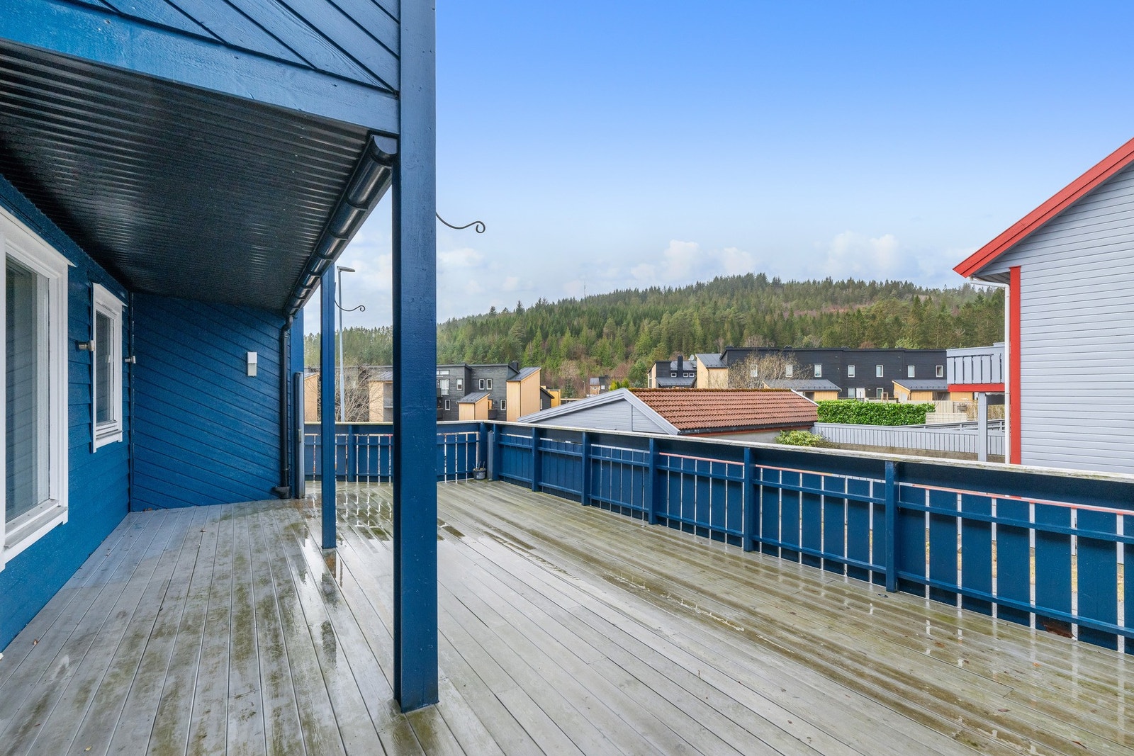 Her har man god plass til utemøbler og gassgrillen. Galleribilde