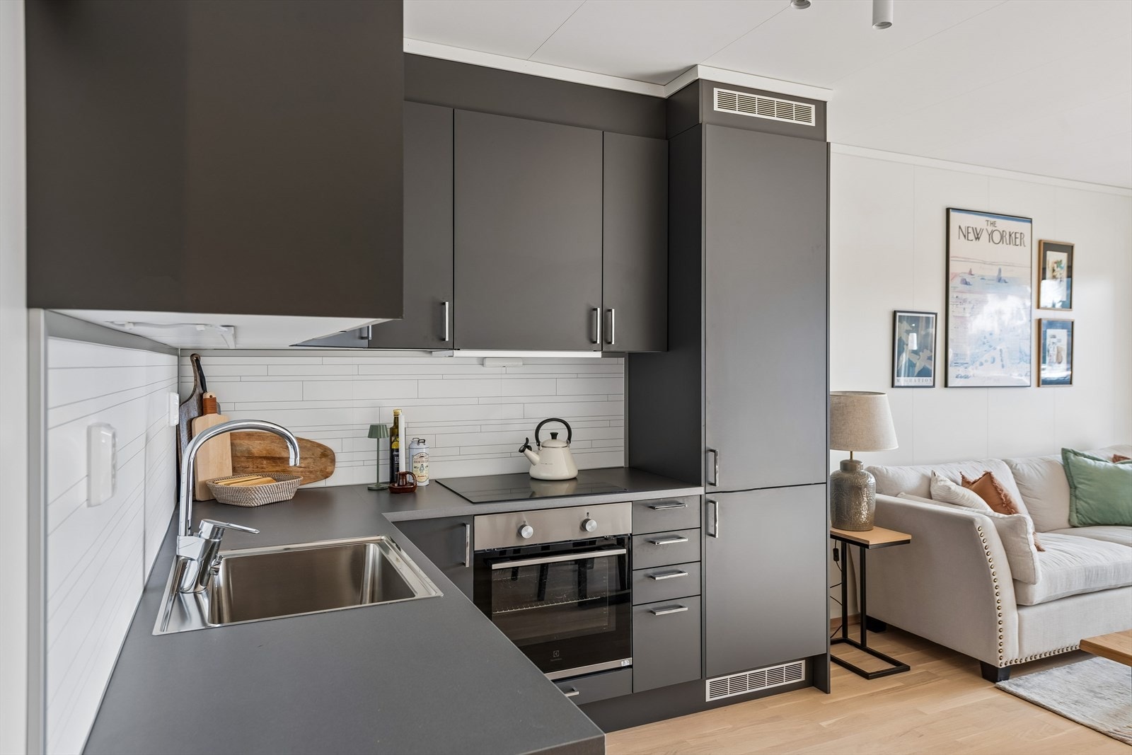 Kjøkken med integrerte hvitevarer Galleribilde