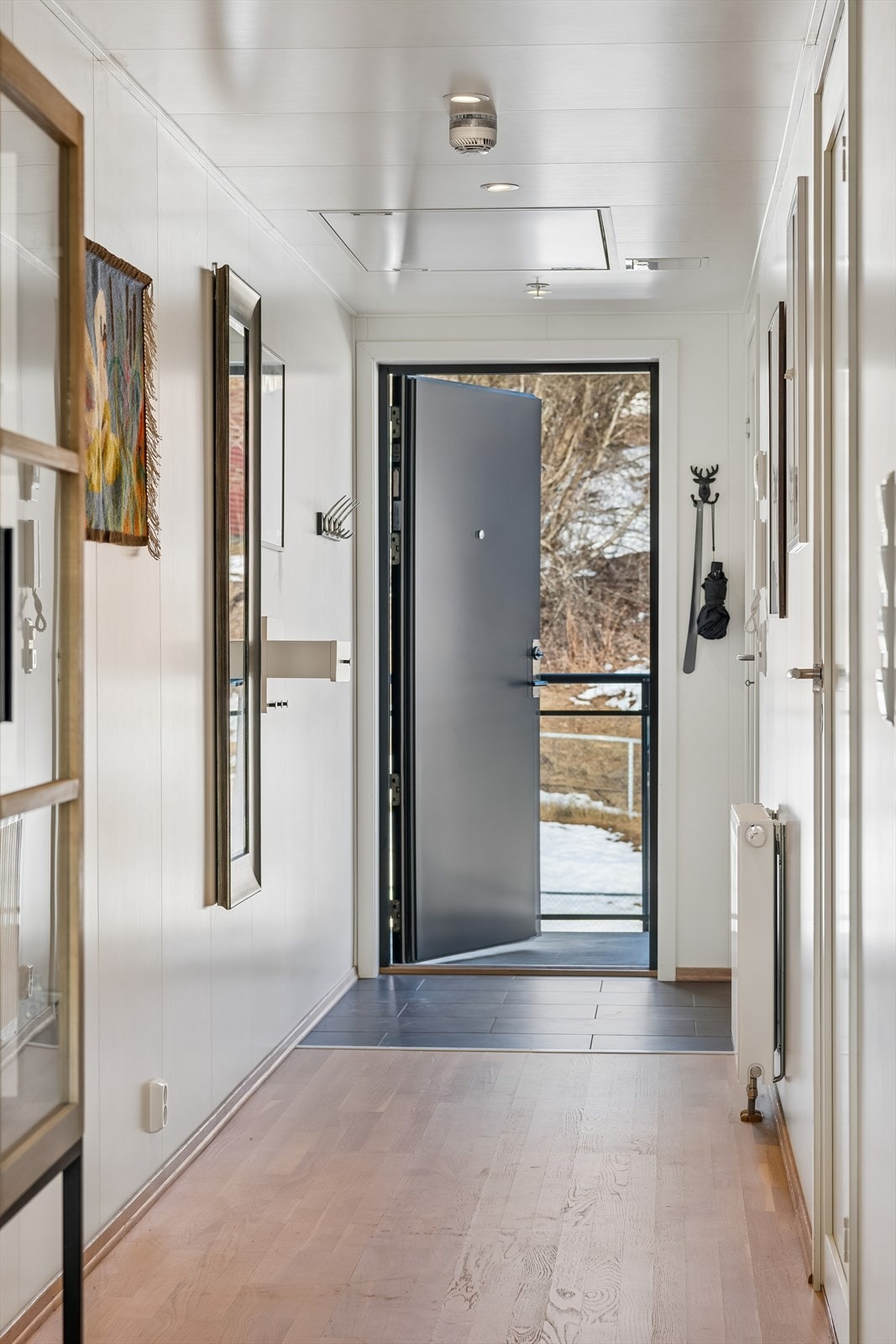 Entré fra svalgang Galleribilde