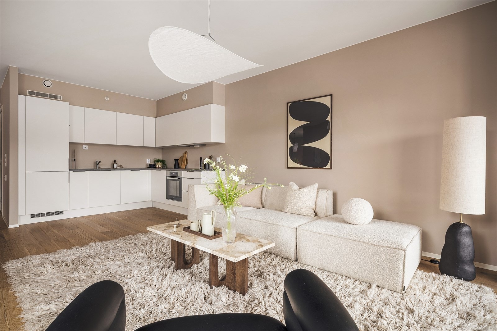 Stilrent og tidløst kjøkken fra kvalitetsmerket HTH. Galleribilde