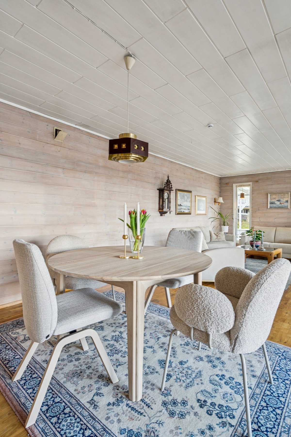 God plass til en egen spisestueseksjon for sosiale sammenkomster. Galleribilde