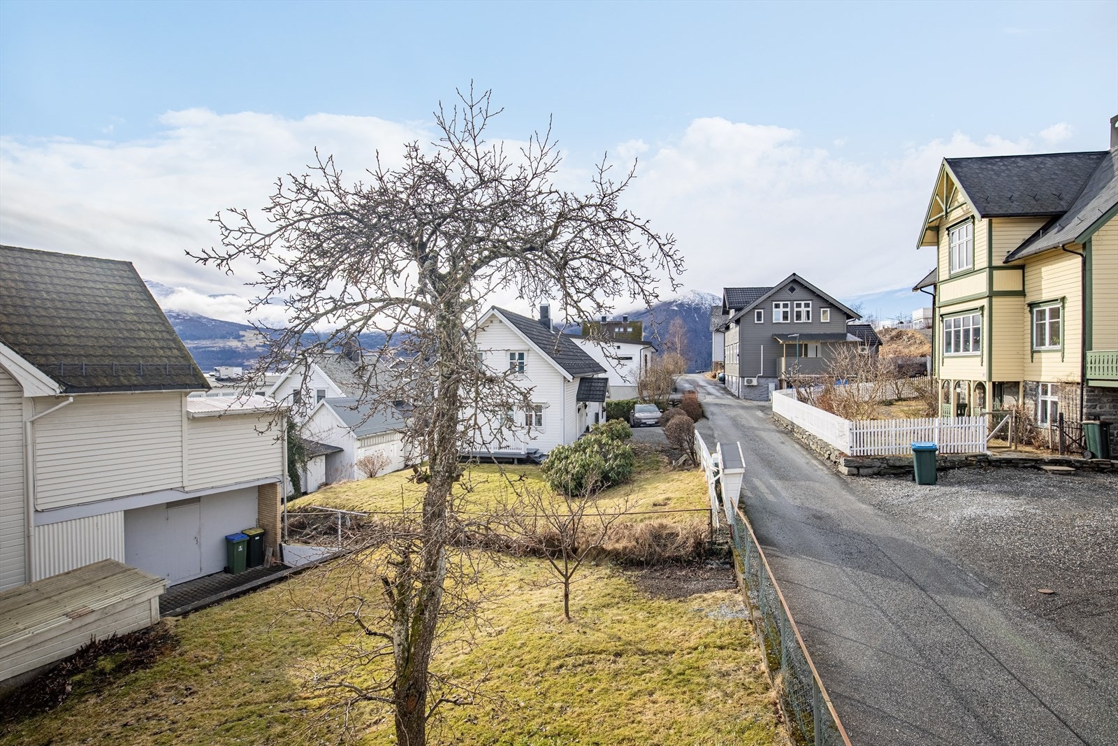 Rolig nabolag med en sentral beliggenhet Galleribilde