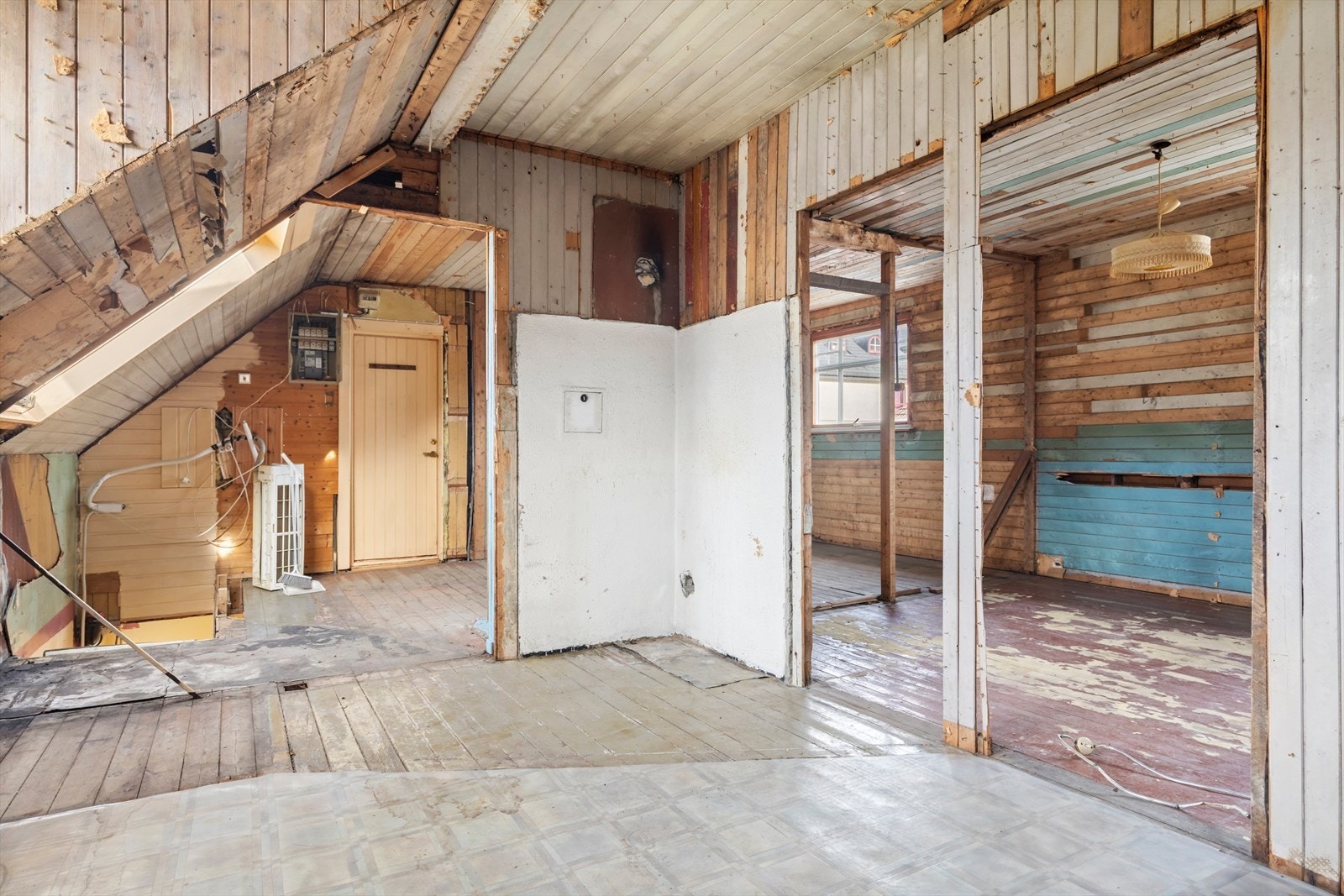 Etter informasjon fra selger var her tidligere baderom, stue, soverom og kjøkken Galleribilde