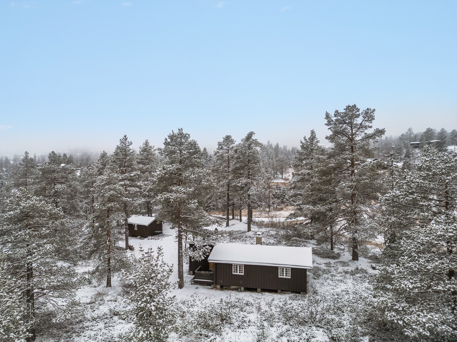 Koselig hovedhytte i tillegg til gjestehytte Galleribilde