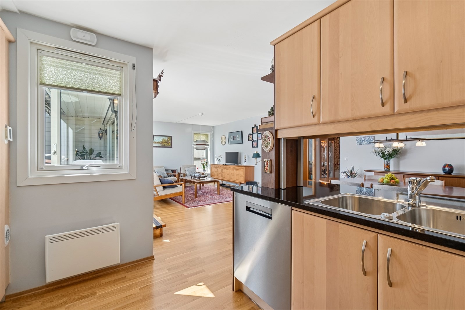 Åpen og sosial stue- og kjøkkenløsning, dette gir et personlig preg på leiligheten! Galleribilde