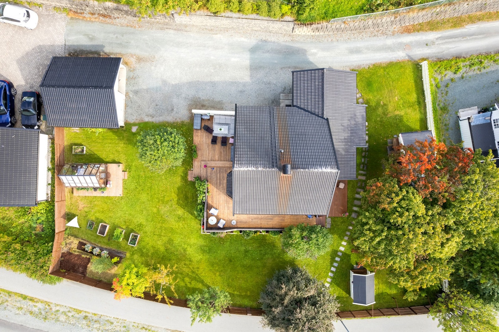 Boligen ligger et hyggelig område med lite støy fra trafikk. Galleribilde