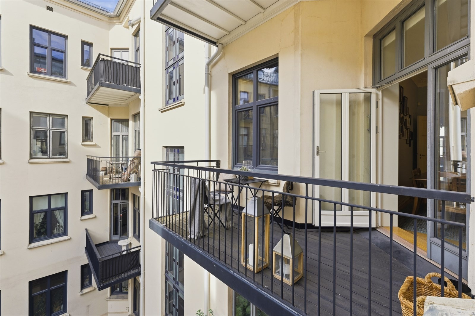 Balkong på cirka 6 kvm mot sydvest og cirka 3 kvm mot nordøst Galleribilde