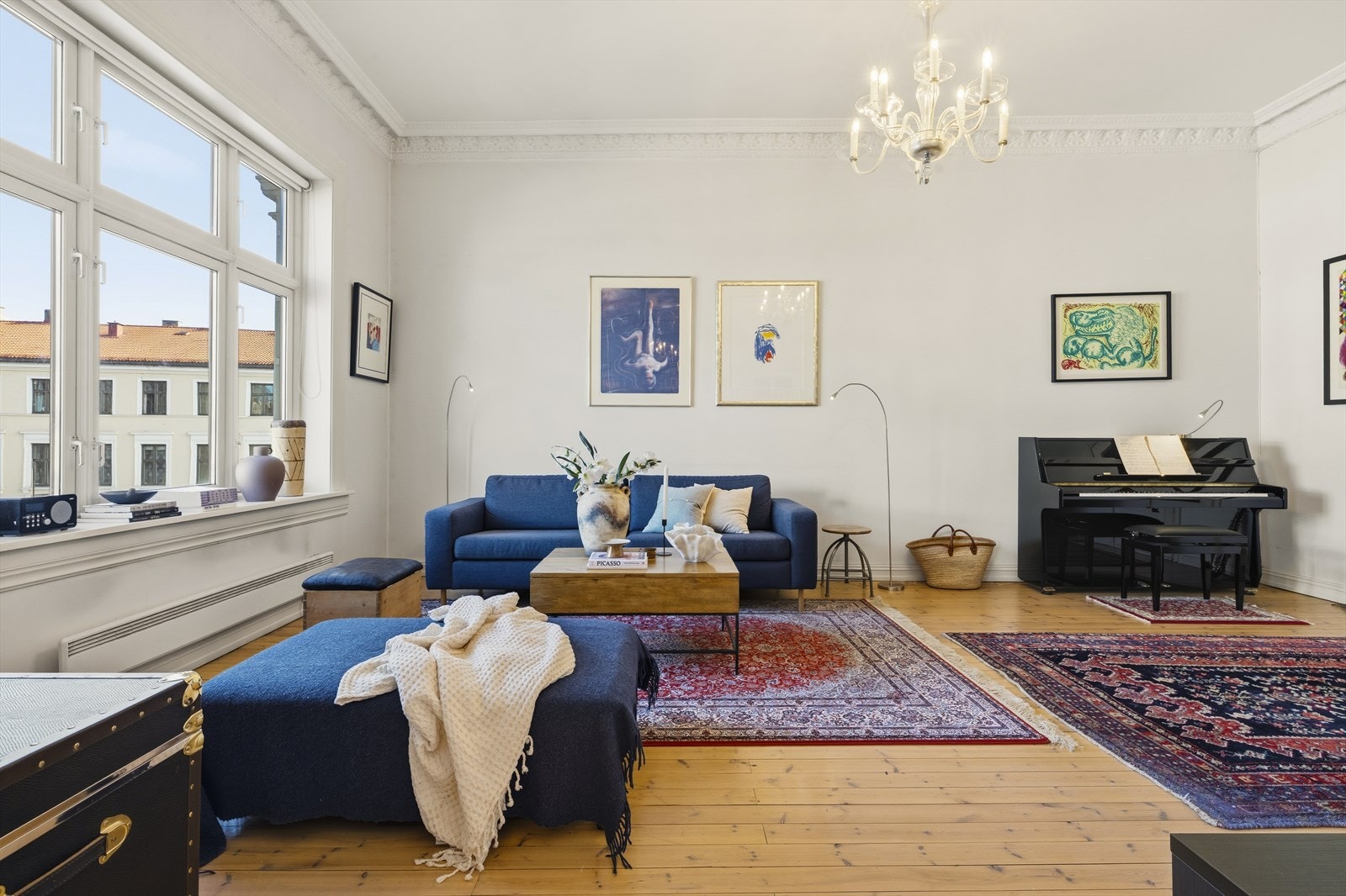 Vinduer med 2 og 3-lags glass fra henholdsvis 1996 og 2011 Galleribilde