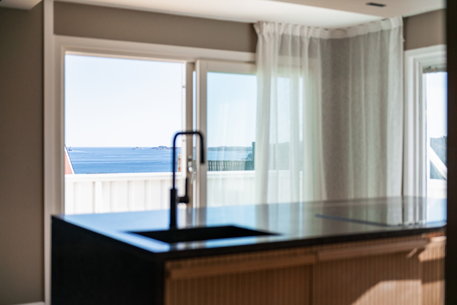 Nydelig utsikt fra kjøkken. Galleribilde