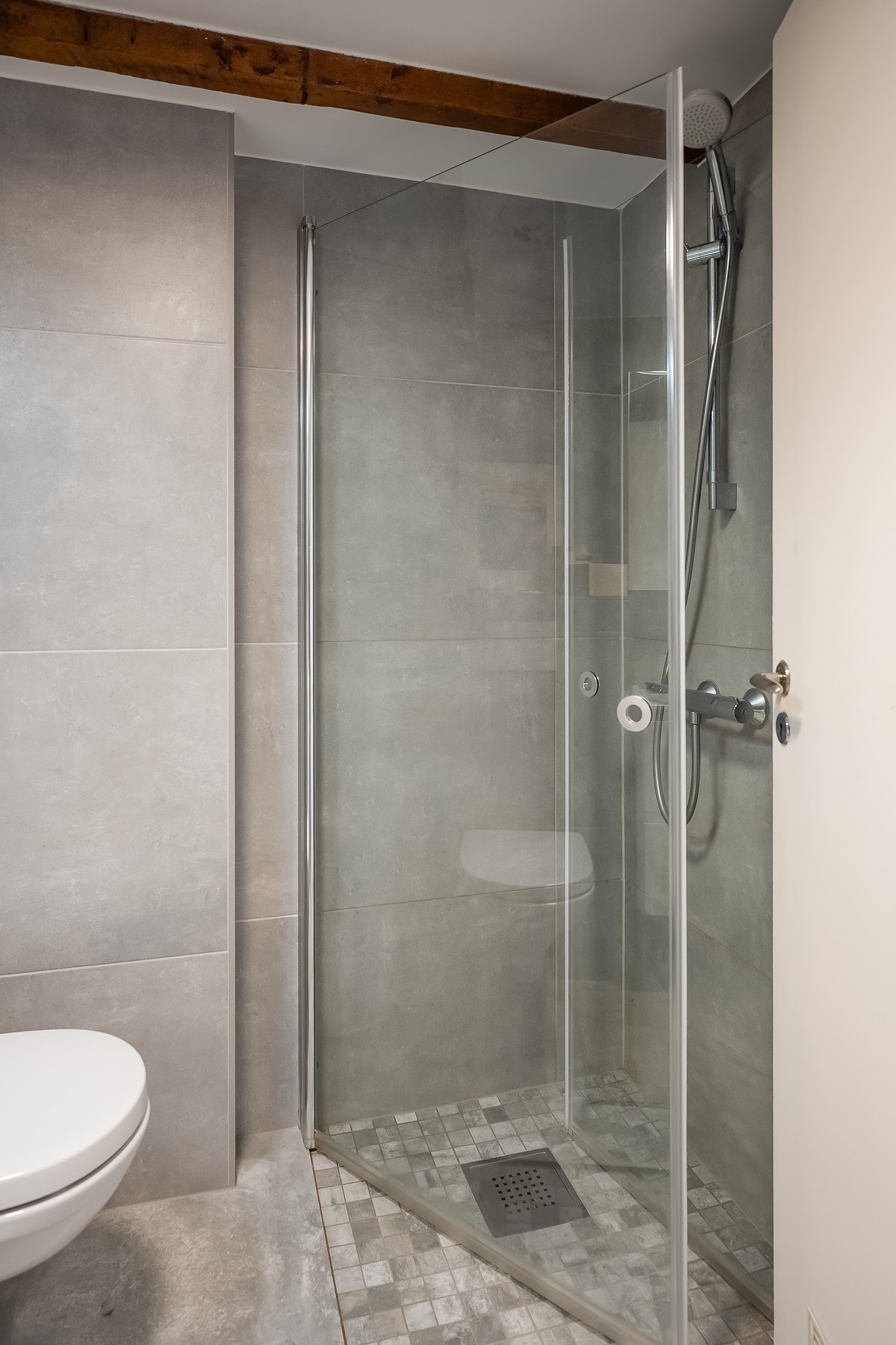 Dusjsone på badet. Galleribilde