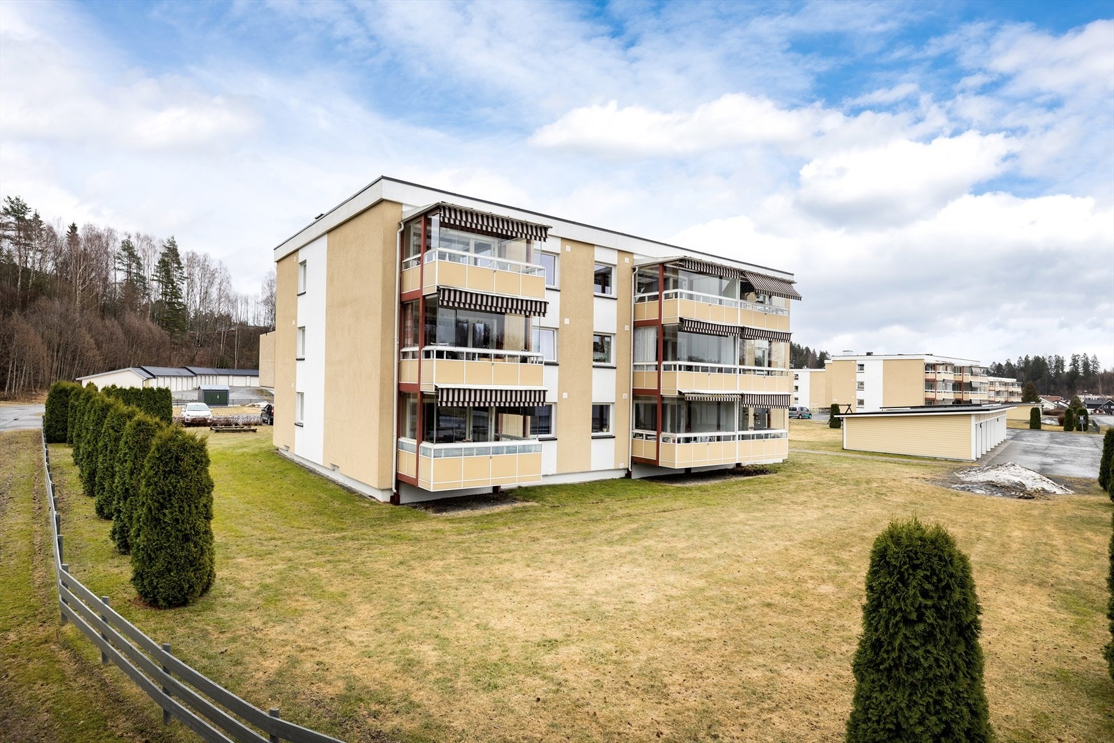 Borettslaget gjennomgikk store utvendige oppgraderinger i 2014/2015, med blant annet etterisolering og ny fasade. Galleribilde