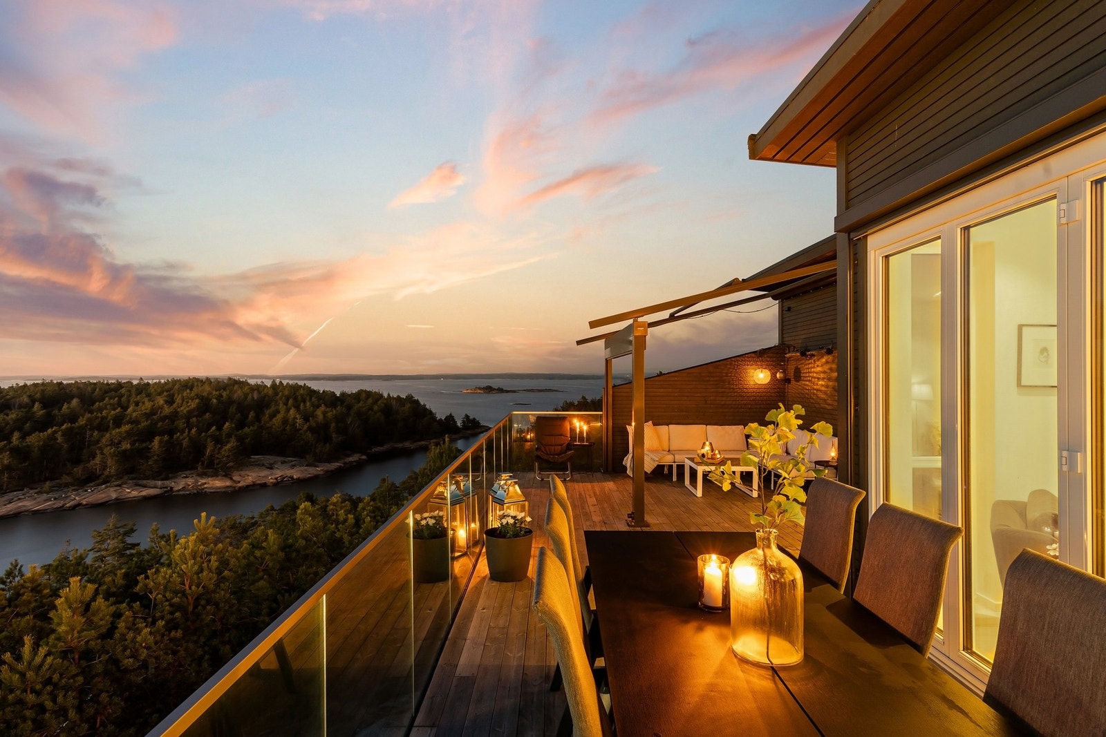 Se de flotteste solnedganger fra egen veranda Galleribilde