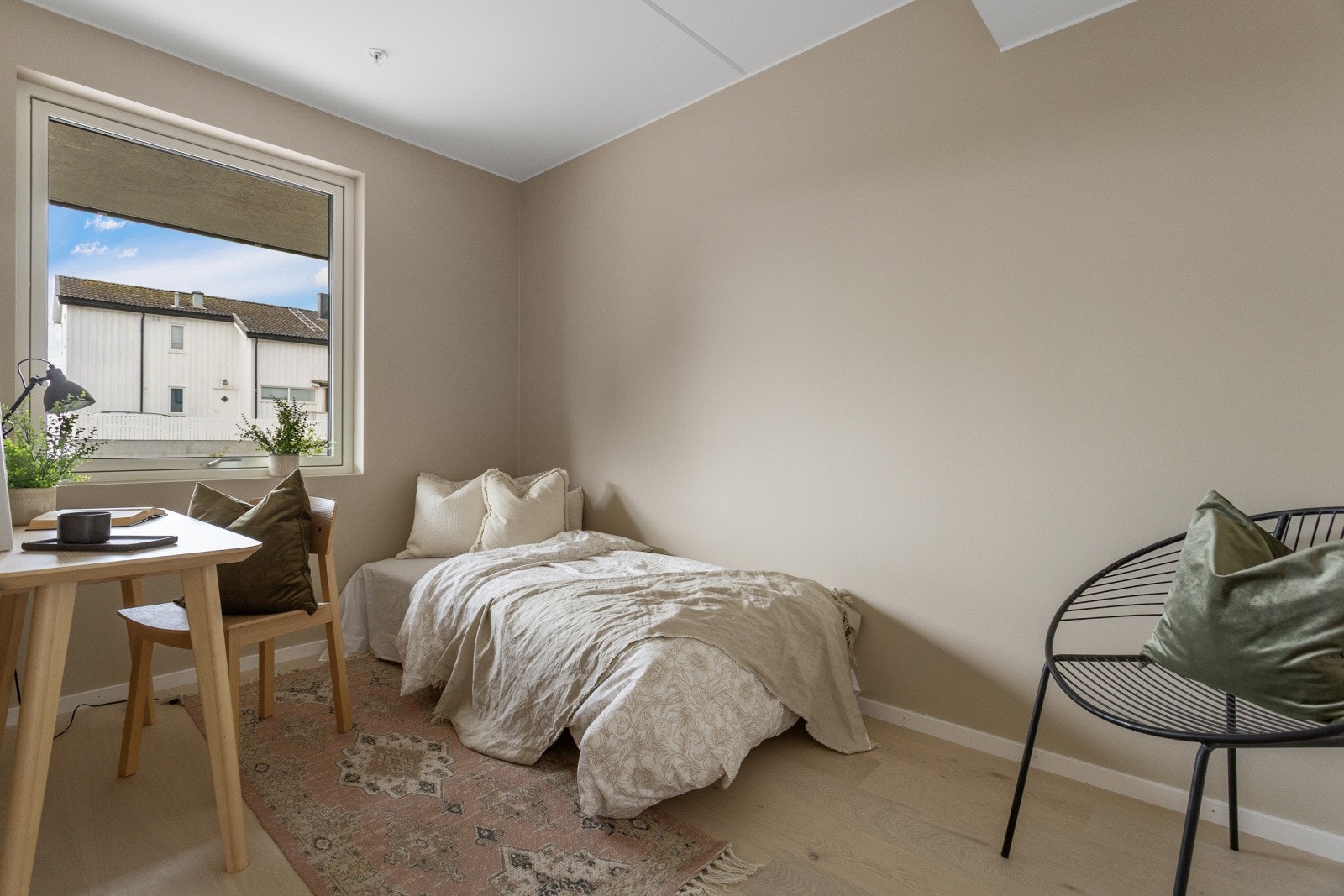 Soverom 3 har inngang fra stuen. (Bilde fra tilsvarende leilighet) Galleribilde